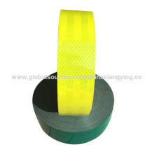 Cinta reflectante PVC + Pet amarilla y verde para seguridad vial